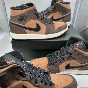 Brand new air Jordan 1 mid SE